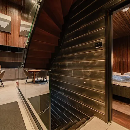 Komia Pieni By Aavalevi