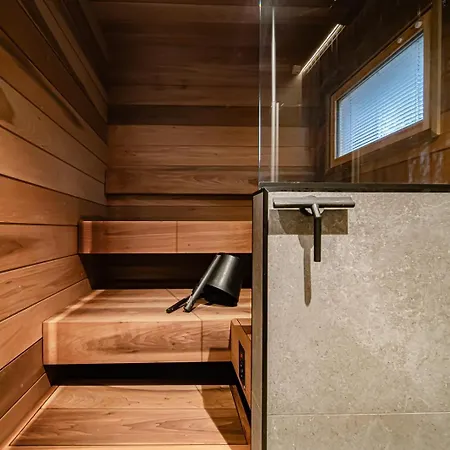 Komia Pieni By Aavalevi Levi